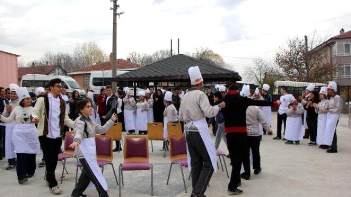 Aşçılık Lisesi Öğrencileri, Engelli Öğrencilerle Arkadaş Oldu