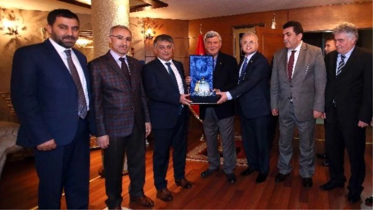 Başkan Karaosmanoğlu Rize Heyetini Ağırladı