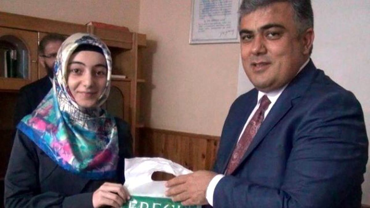 Başkan Özgüven\'den Türkiye 2.\'si Hafızı Ödüllendirdi
