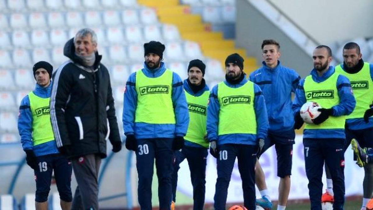 Bb Erzurumspor, Zorlu Altay Deplasmanına Hazırlanıyor