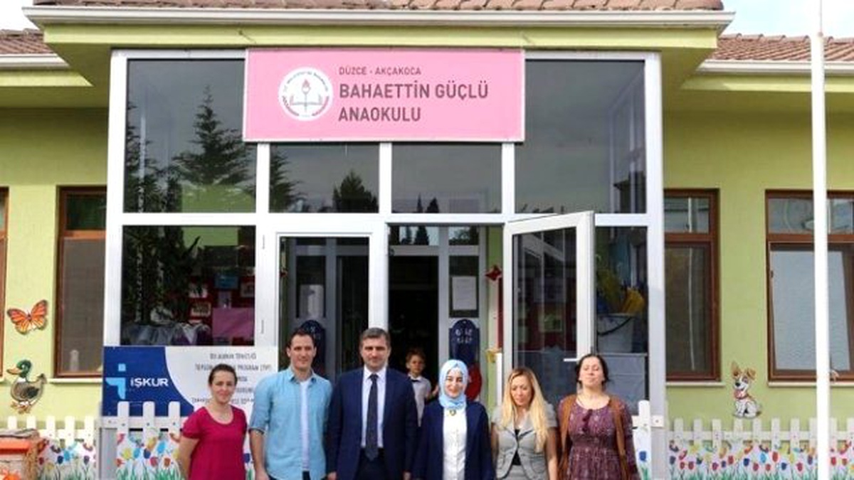 Belediye Başkanı Cüneyt Yemenici Okulları Ziyaret Etti