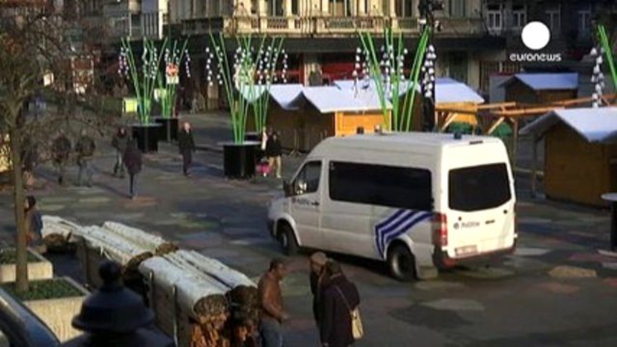 Brüksel \'Teyakkuzda\' Ancak Okul ve Metrolar Açılıyor