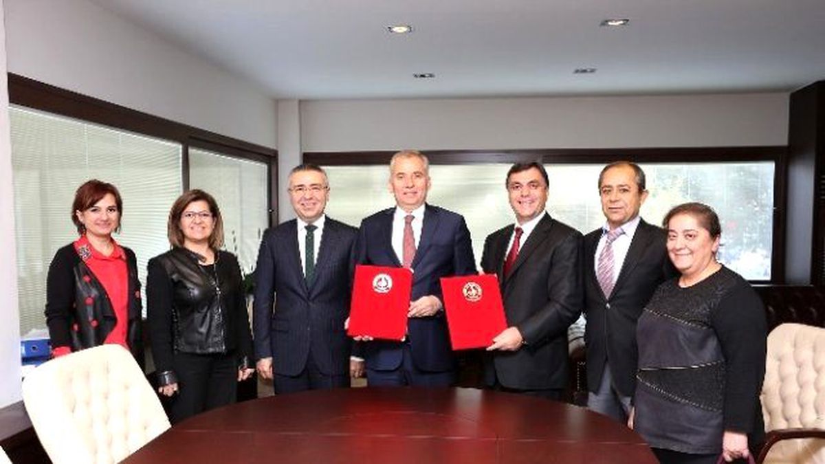 Büyükşehir Belediyesi İşkur\'la Protokol İmzaladı