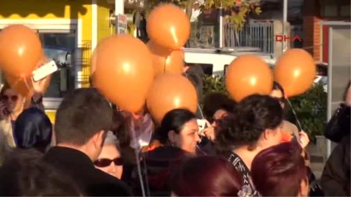 Çanakkale - Kadına Şiddete Dikkat Çekmek İçin Turuncu Balonlarla Yürüdüler
