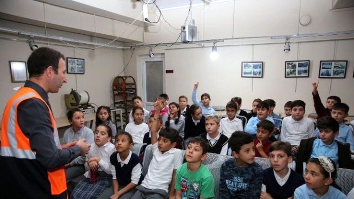 Deprem Müzesin\'nde Uygulamalı Eğitim