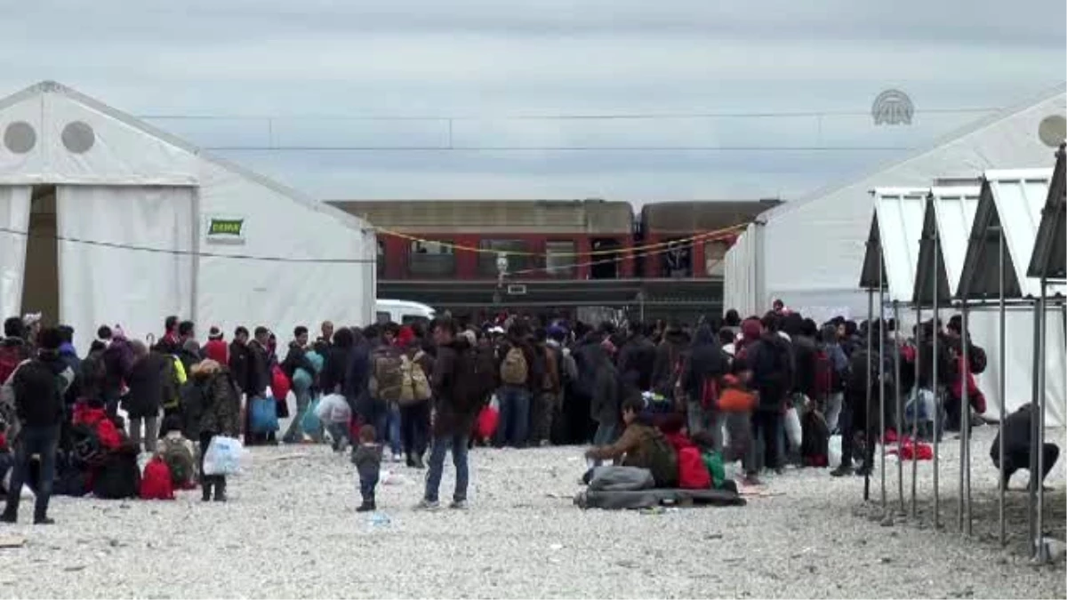 Dudaklarını Dikerek Eylem Yapan İranlı Göçmenlerin Protestosu Sürüyor