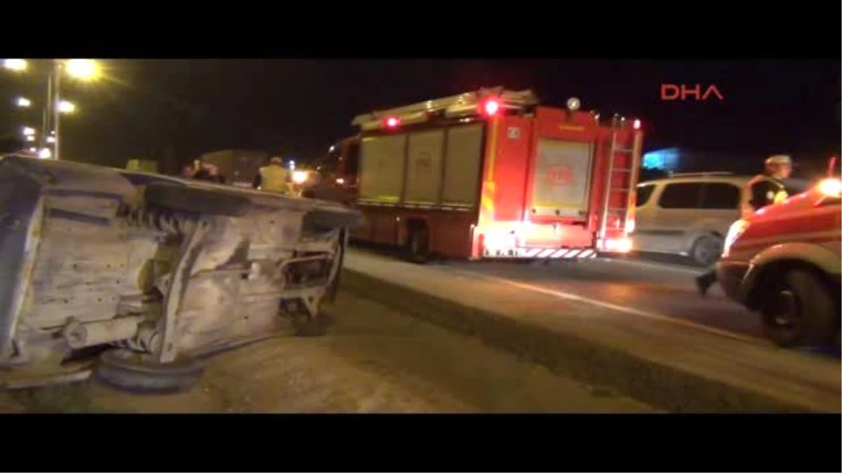İnegöl - Tır Çarpan Otomobil Su Kanalına Düştü: 3 Yaralı
