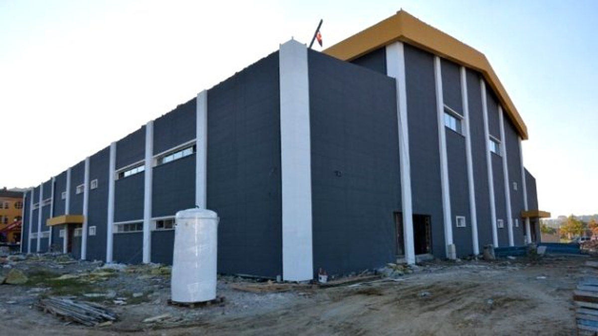 Kandıra Spor Salonu Tamamlanıyor