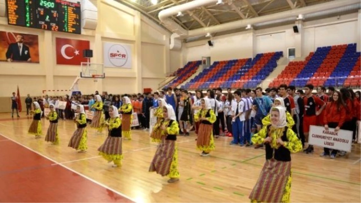 Karabük\'te Okul Sporları Açılış Töreni Yapıldı