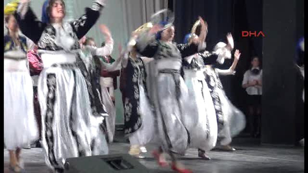 Kosova\'da \'24 Kasım Öğretmenler Günü\' Folklor Gösterileriyle Kutlandı