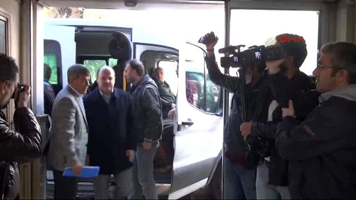 Manisa\'daki "Paralel Yapı" Şüphelileri Sağlık Kontrolüne Götürüldü