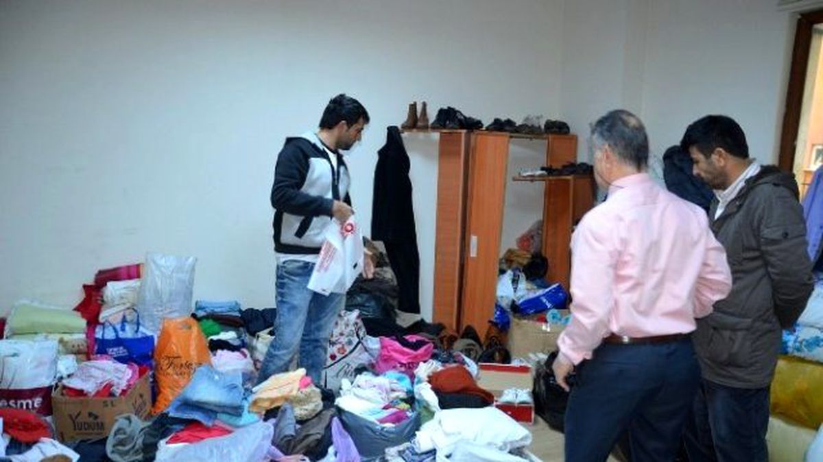 Suriyelilere Giysi ve Gıda Yardımı
