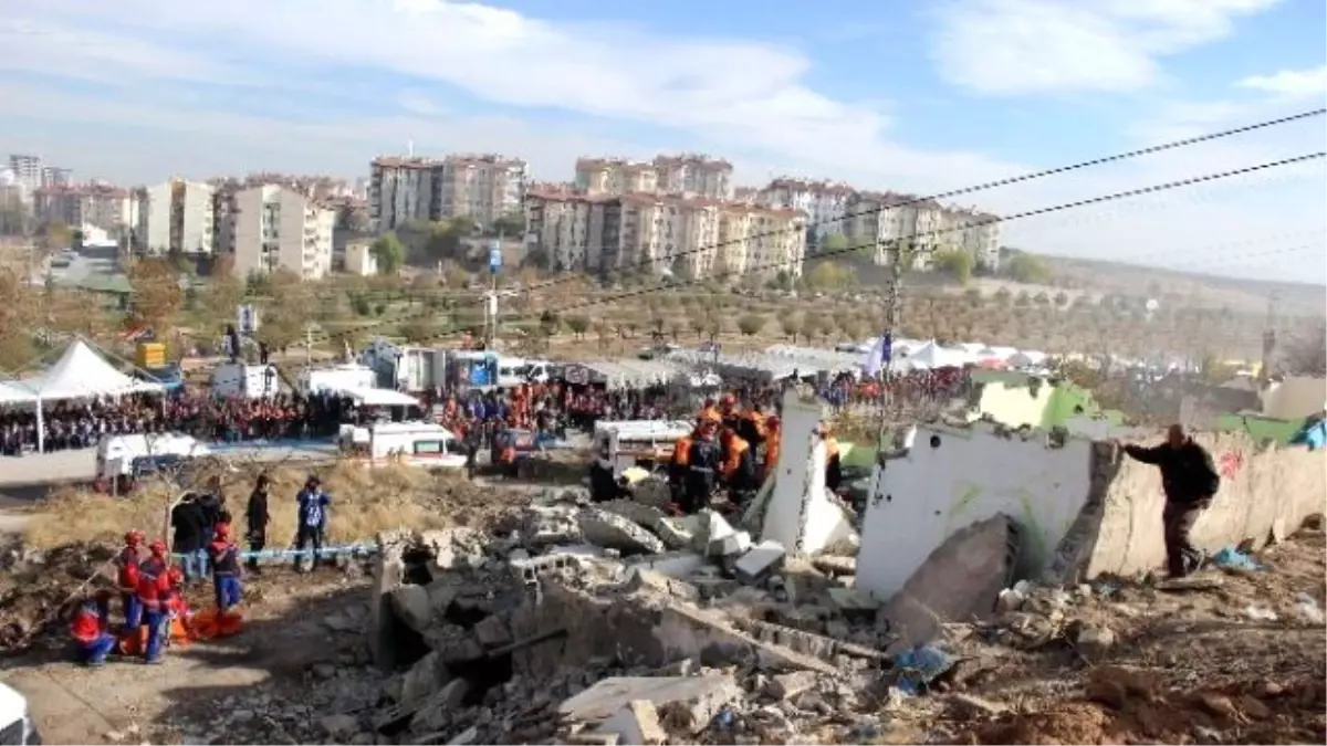 Tatbikata Kendilerini Kaptırdılar Çığlık Çığlığa Koşturdular