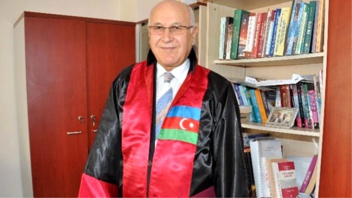 Tdauia Prof. Dr. Ali Berat Alptekin\'e Fahri Doktora Diploması Verdi