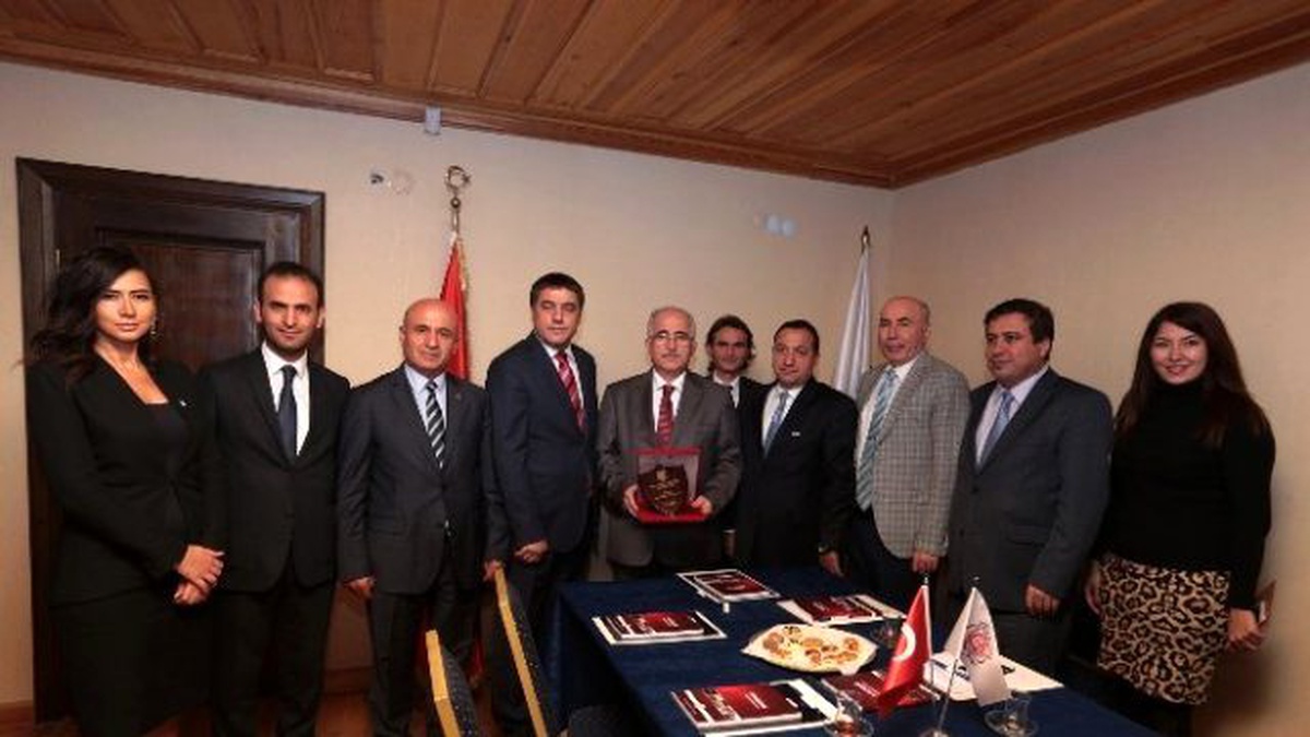Vali Tuna\'dan, Eskişehir Sanayici ve İşadamları Derneği\'ne Ziyaret