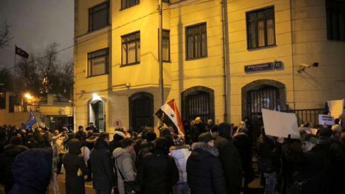 Video) Russian Citizens Protest At Turkish Embassy İn Moscow