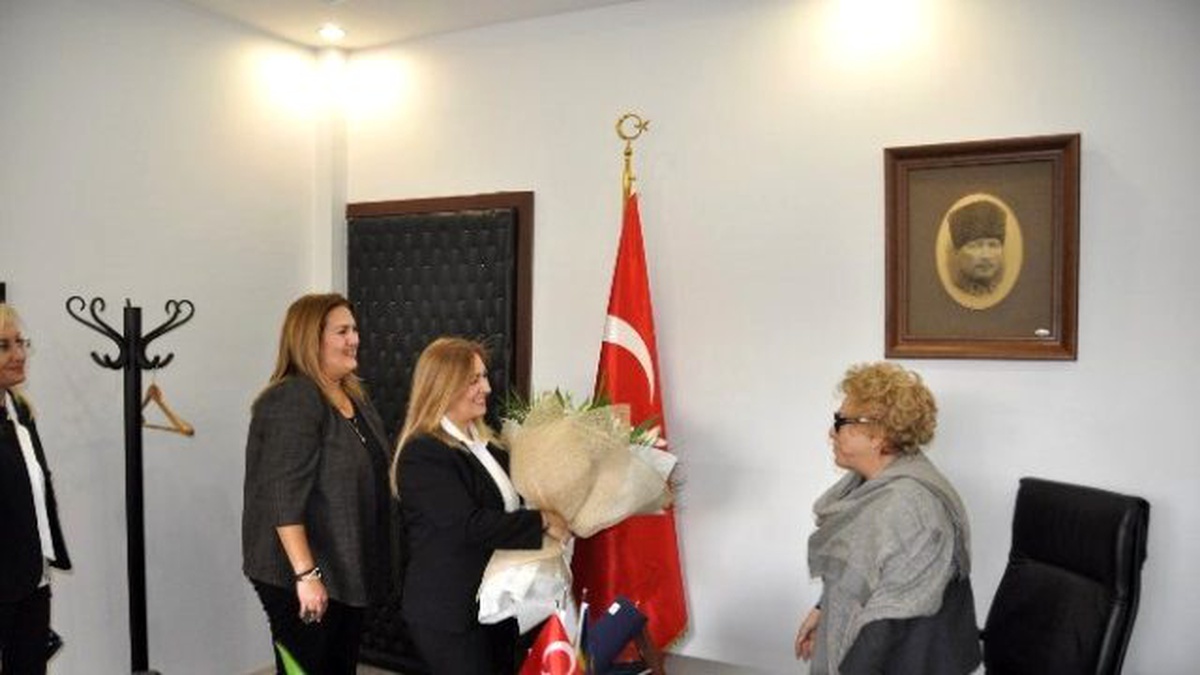 Yaşamını ve Servetini Eğitime Vakfeden Nüket Ersoy\'a Anlamlı Ziyaret