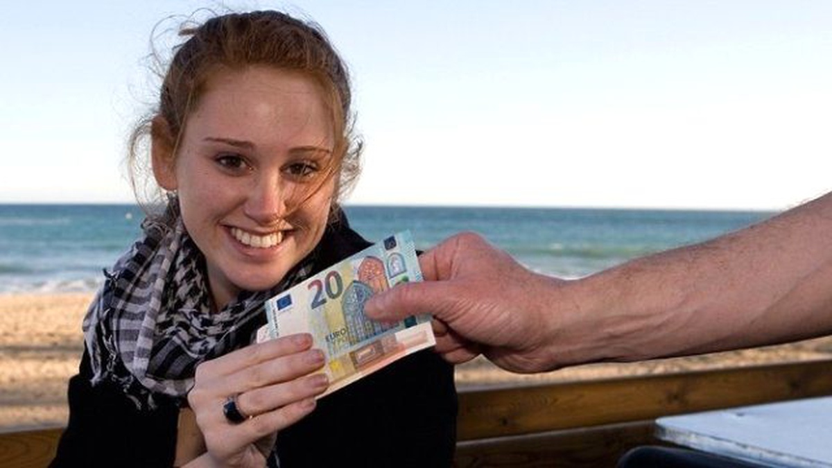 Yeni 20 Euro Banknotlar Piyasada