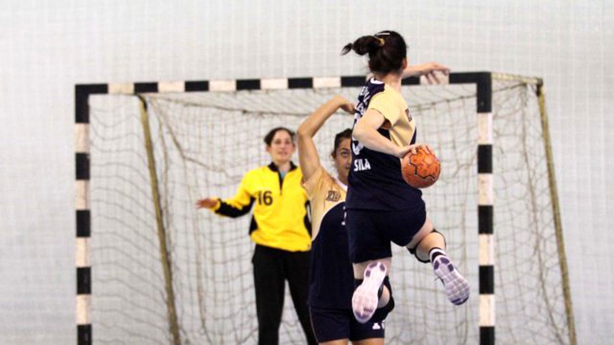 Yenimahalle Belediyesi Bayan Hentbol Takımı Tura İnanıyor