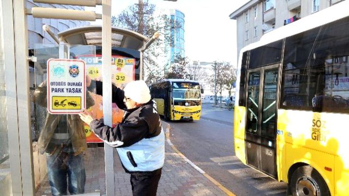 Aksaray\'da Otobüs Duraklarına Araç Park Edenlere Ceza