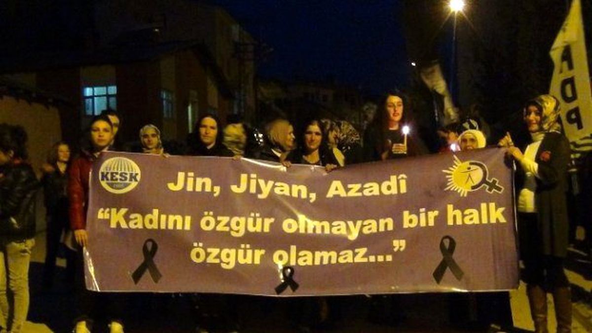 Çukurca\'da Kadına Şiddet Protesto Edildi