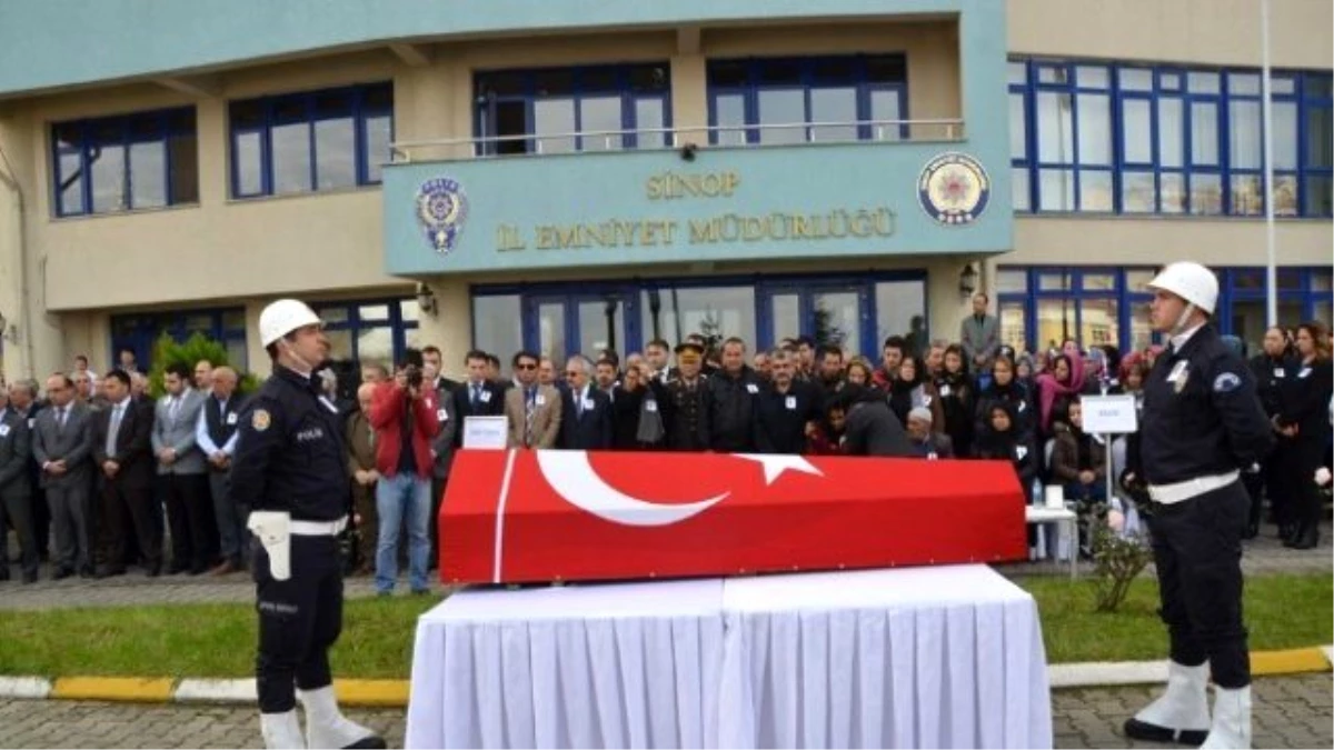 Kalp Krizinden Ölen Polis Memuru İçin Tören