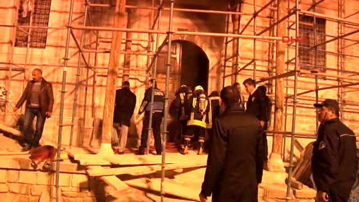 Konya- Tarihi Camide Korkutan Yangın