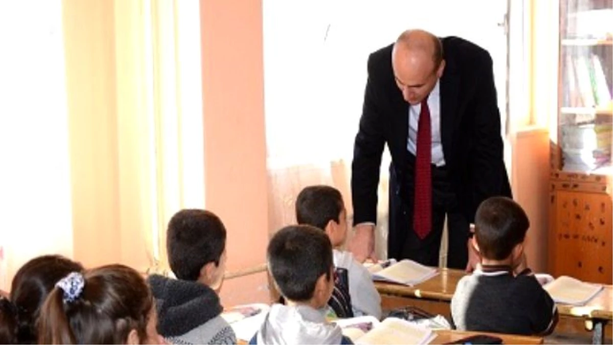 Kulp Kaymakamı Dülgeroğlu Okulları Ziyaret Etti