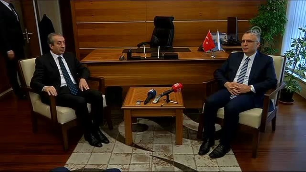 Maliye Bakanı Ağbal, AK Parti\'deki Görevini Mehdi Eker\'e Devretti