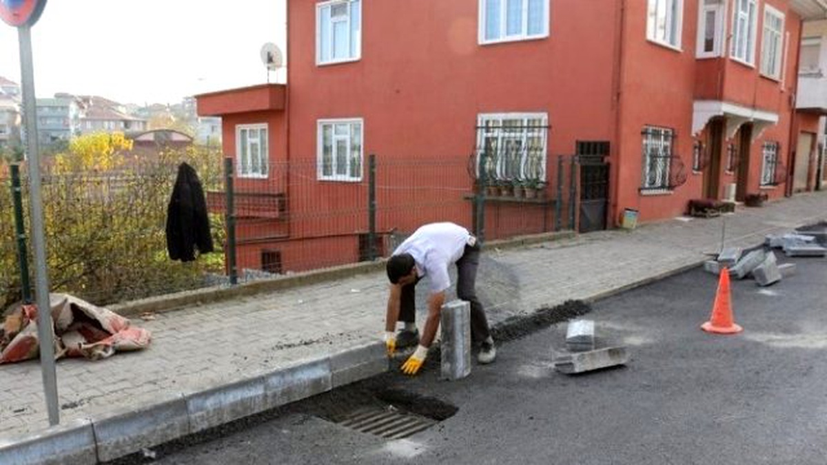 Orhangazi Caddesinde Bordür Çalışması Başladı