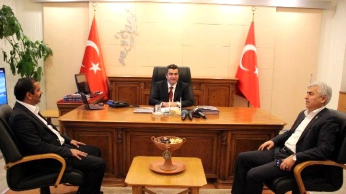 Sağlık-sen Genel Başkanı Memiş Vali Orhan Düzgün\'ü Ziyaret Etti