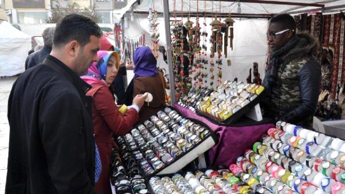 Senegalli Antepliler\' Sivas\'ta Esnafı Kızdırdı