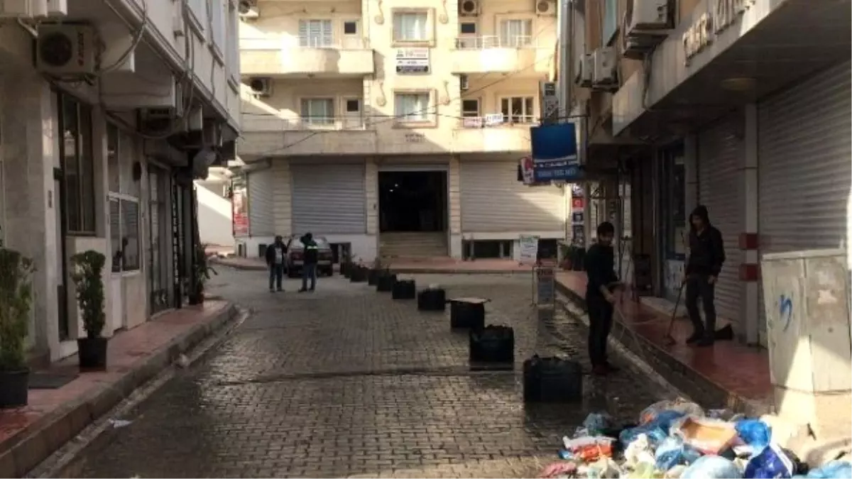 Yasağın Kalktığı Nusaybin\'de Vatandaşlar Sokağa Akın Etti