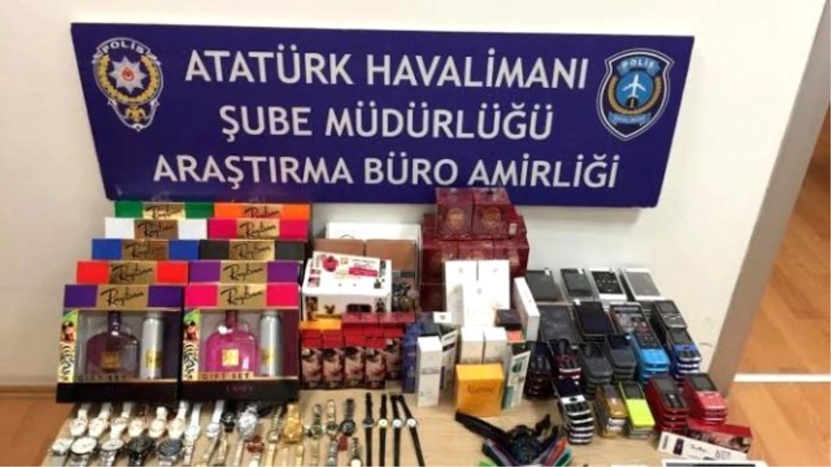 Atatürk Havalimanı\'nda Cep Telefonu Kaçakçılığına Polis Engeli