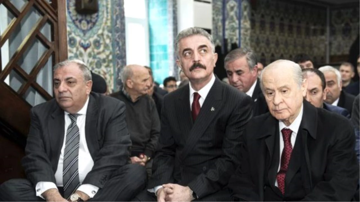 Bahçeli ve Türkeş, Meclis Açılışında Tokalaşmış
