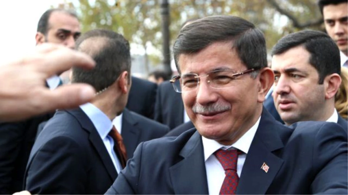 Başbakan Davutoğlu, Cuma Namazını Bakanlar Kurulu Üyeleri ile Kıldı