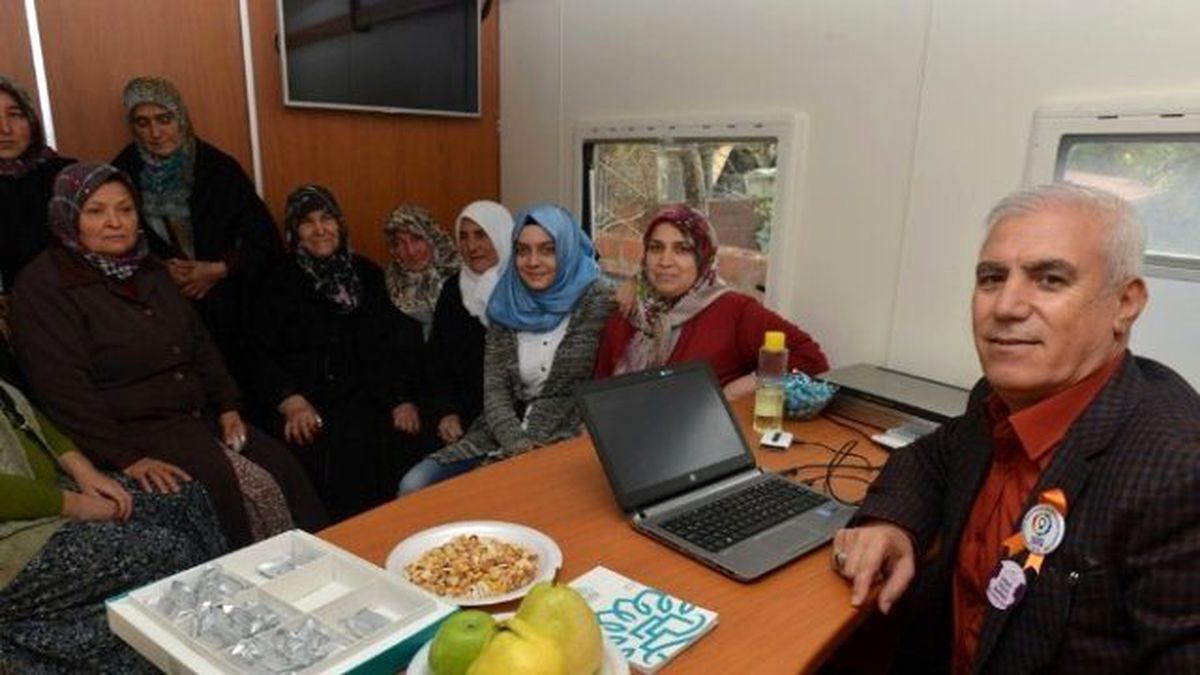 Bozbey Kuruçeşme\'de Halkla Buluştu