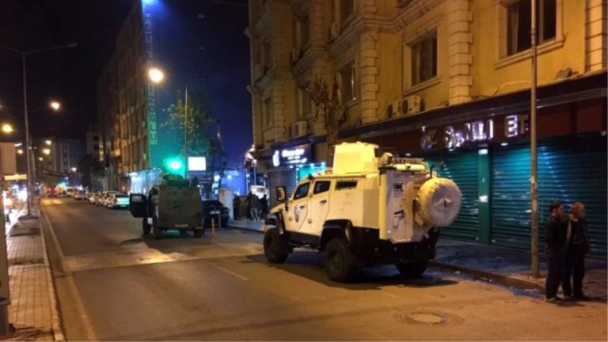 Polis Aracına, Beyaz Toros\'tan Kurşun Yağmuru! 1 Terörist Öldürüldü, 3 Polis Yaralı