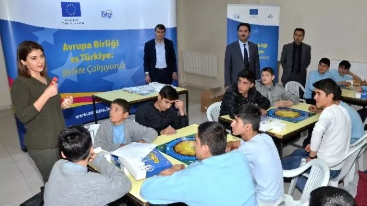 Erzurum AB Bilgi Merkezi\'den Öğrencilere "Evropa" Oyunu