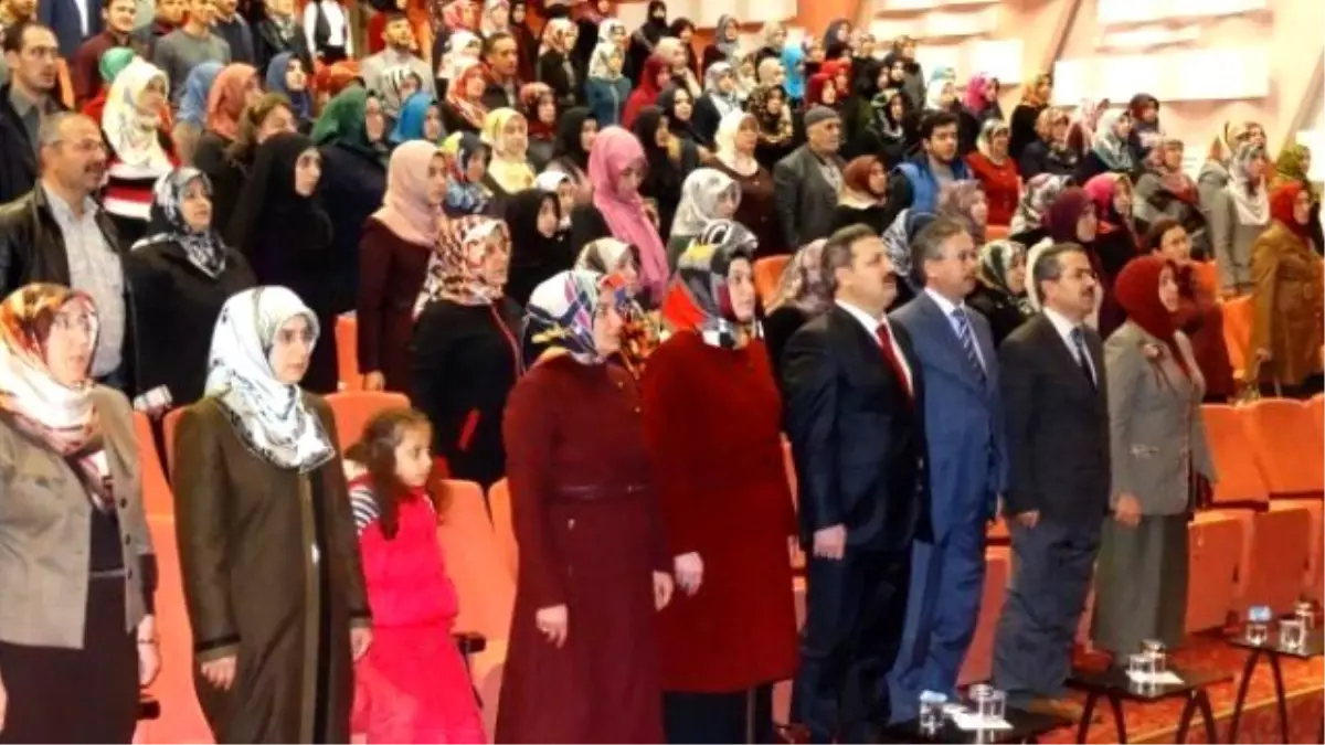 Eskişehir\'de "Şiddetin Kıskacında Aile" Konferansı