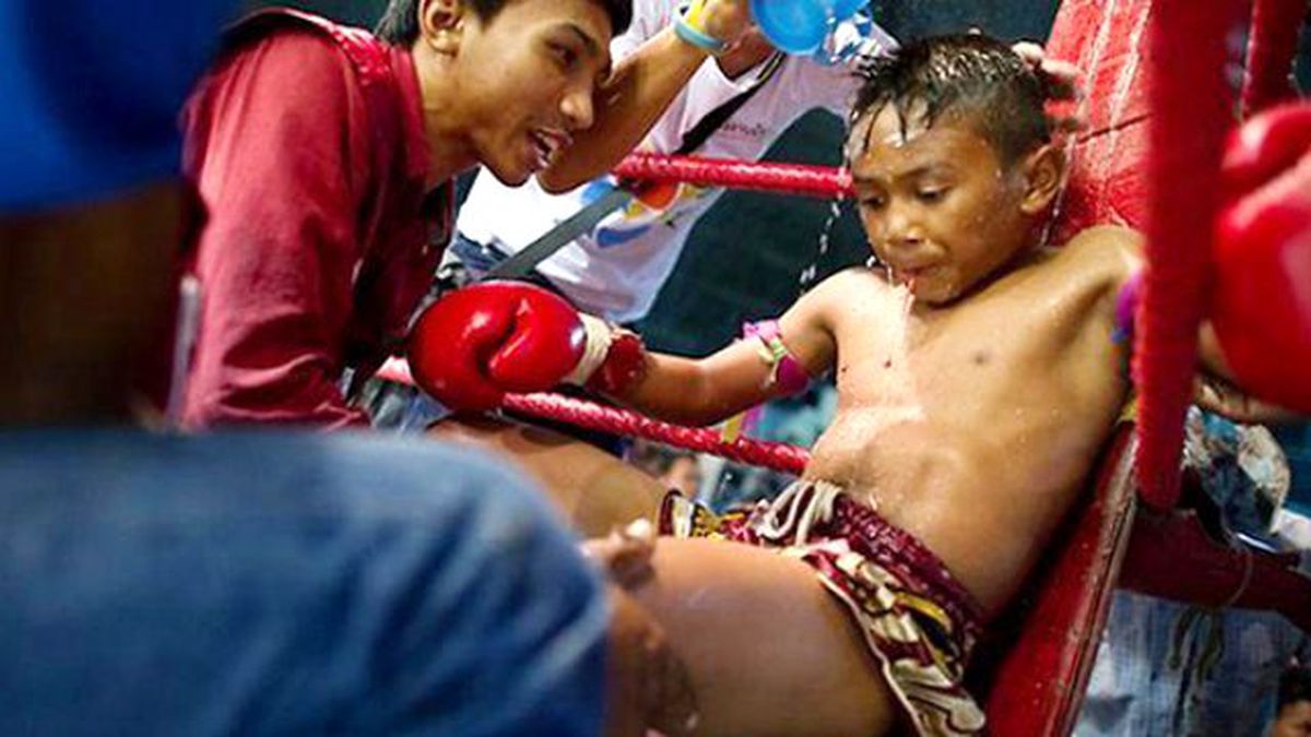 10 Yaşından Küçük Çocuklar, Tayland'da Ölümüne Dövüştürülüyor