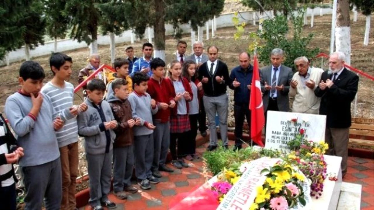 Öğretmen ve Öğrencilerden Şehide Vefa