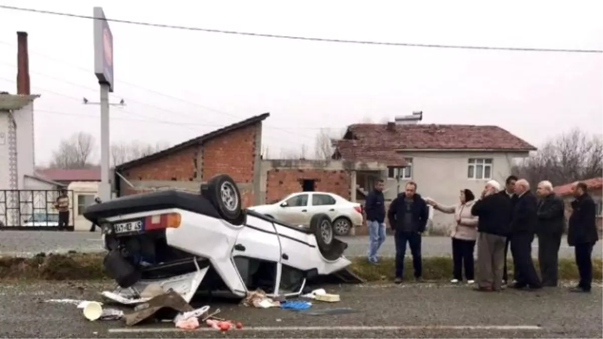 Orta Refüje Çarpan Otomobil Takla Attı