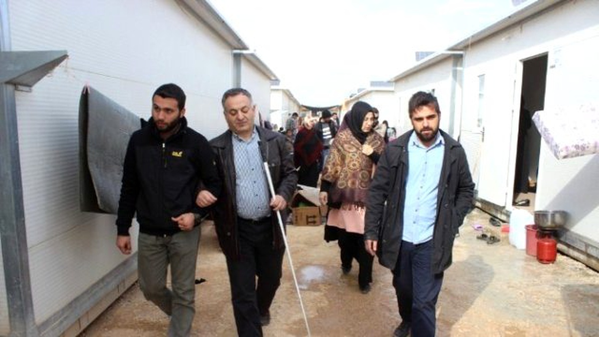Türkiye Beyazay Derneği Genel Başkanı Ayva, Suriye\'deki Kampları Ziyaret Etti