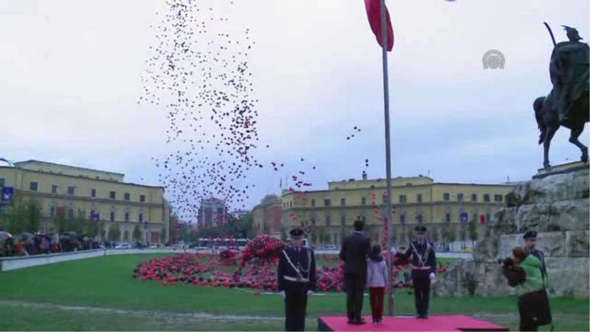 Arnavutluk\'ta "Bayrak ve Bağımsızlık Günü" Kutlanıyor