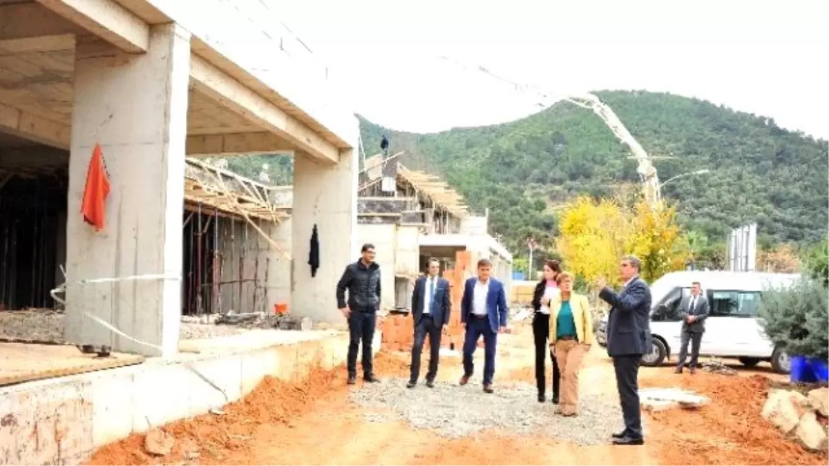 Balçova'da Tribünün Kaba İnşaatında Sona Doğru