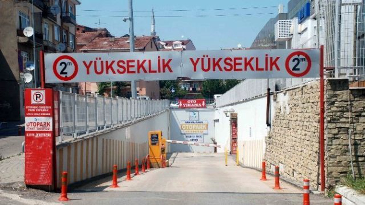 Belediye Otoparkı\'nda Araç Yıkama Hizmeti