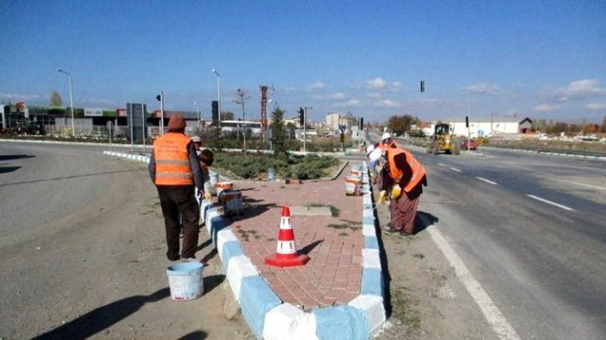 Beyşehir\'in Caddeleri Göl Mavisi Renklere Bürünüyor