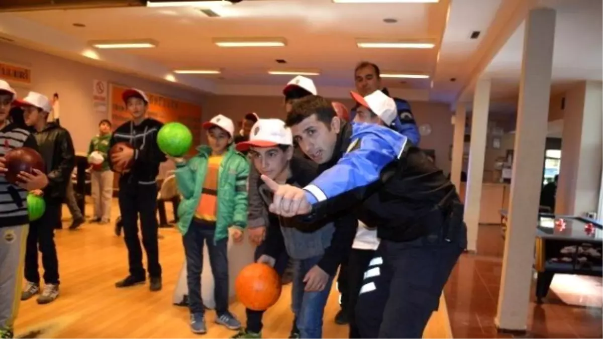 Bowling Etkinliği Düzenlendi