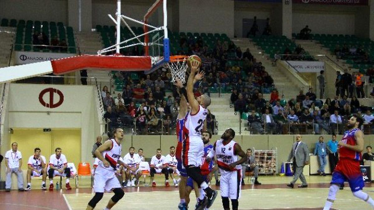 Eskişehir Basket, Lidere Kaybetti